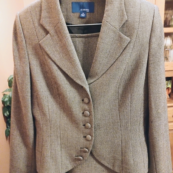 Two piece lined suit - Picture 2 of 7